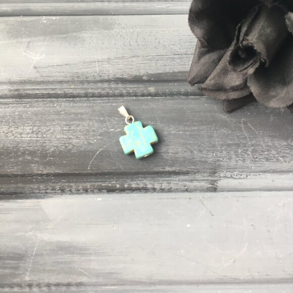 Turquoise Stone Pendant - Picture 2 of 8